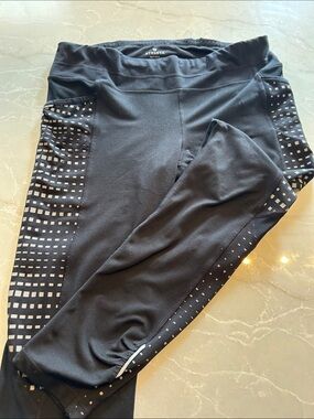 Athleta Black Leggings with White Geometric Side Accents